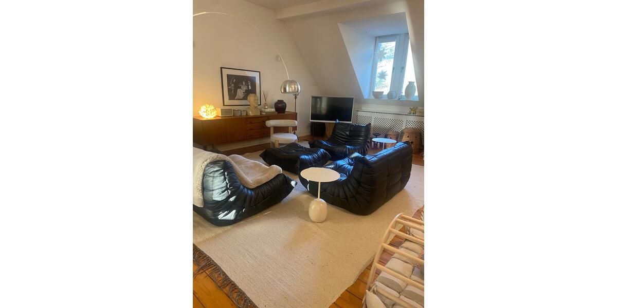 Dachgeschoßwohnung Baden-Baden Baden - 4 Zimmer, 113 m&sup2;, 1.500&euro; | Angebot:25649140