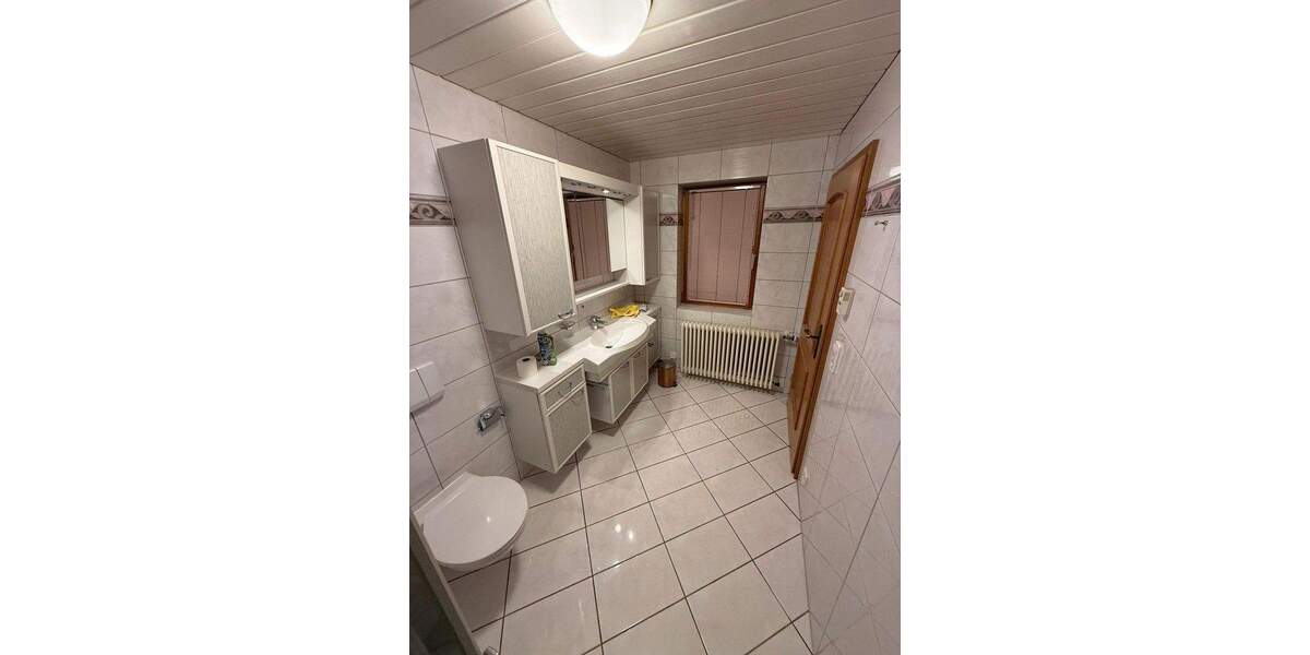 Einfamilienhaus Bühlertal - 8 Zimmer, 250 m&sup2;, 425.000&euro; | Angebot:25756402