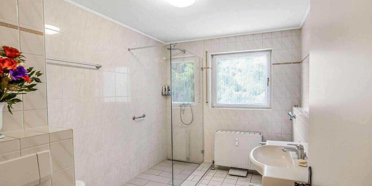 Etagenwohnung Baden-Baden Innenstadt - 6 Zimmer, 240 m&sup2;, 850.000&euro; | Angebot:25770029