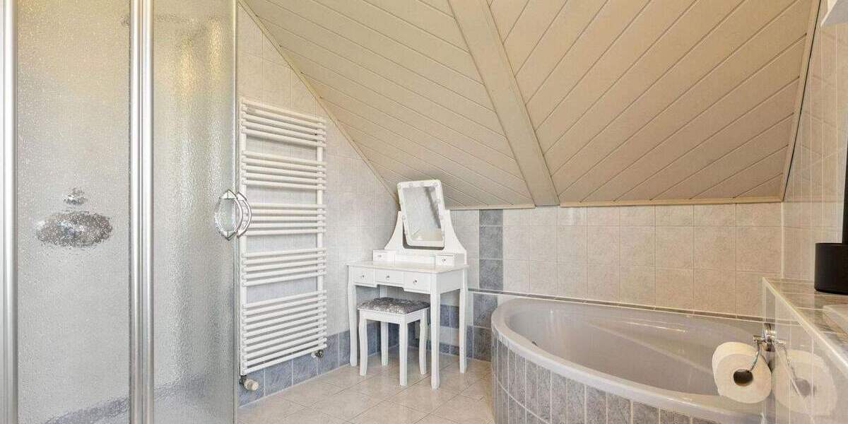 Einfamilienhaus Marxzell Pfaffenrot - 8 Zimmer, 234 m&sup2;, 580.000&euro; | Angebot:25728697