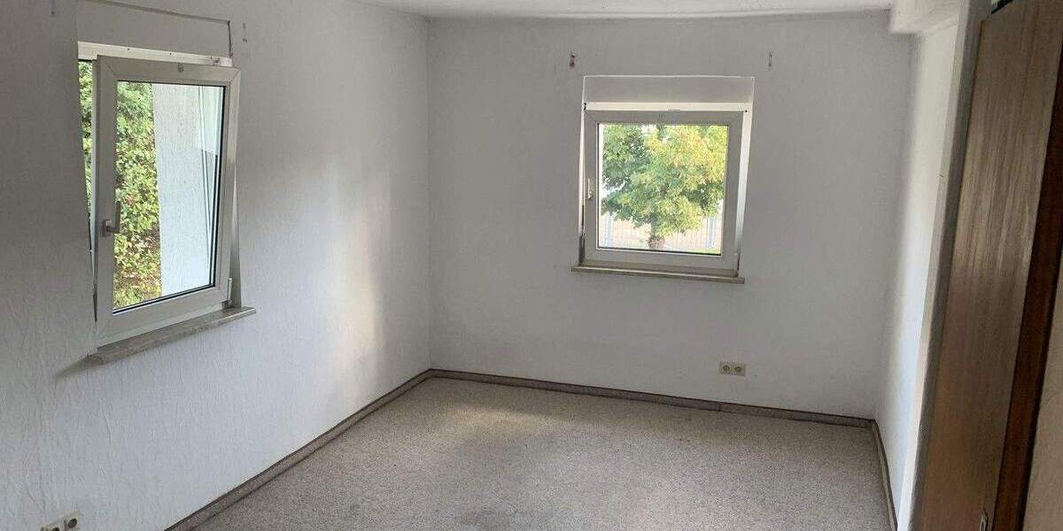 Mehrfamilienhaus, Wohnhaus Gaggenau - 5 Zimmer, 153 m&sup2;, 240.000&euro; | Angebot:25696034