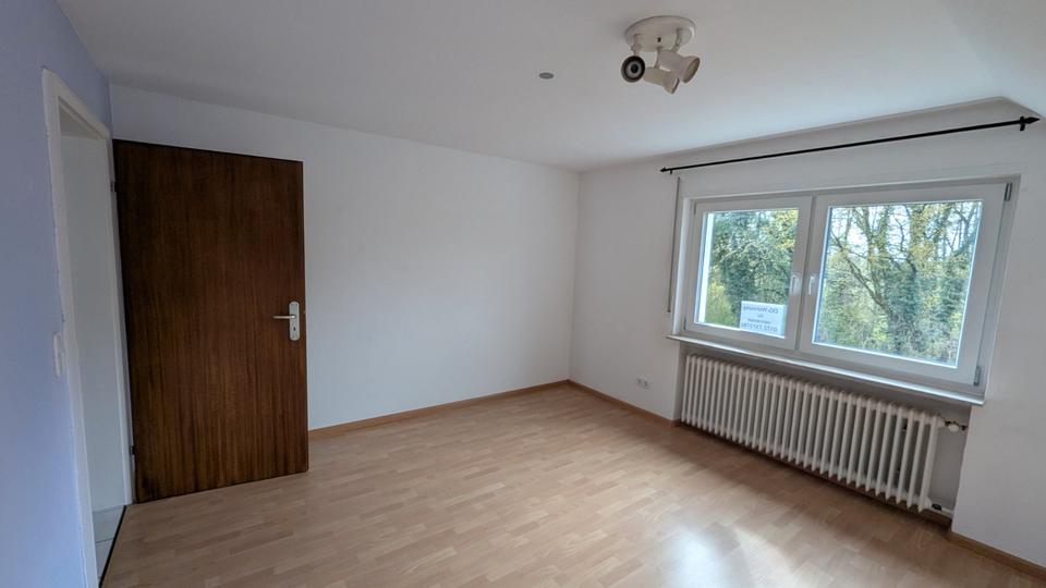 Dachgeschoßwohnung Iffezheim - 3 Zimmer, 86 m&sup2;, 860&euro; | Angebot:25995005
