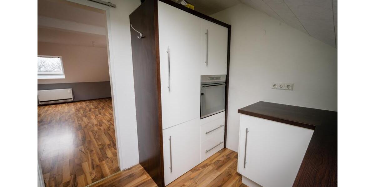 Dachgeschoßwohnung Straubenhardt - 2.5 Zimmer, 65 m&sup2;, 165.000&euro; | Angebot:25877711