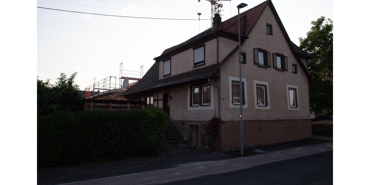 Einfamilienhaus Straubenhardt - 6 Zimmer, 134 m&sup2;, 245.000&euro; | Angebot:25986816