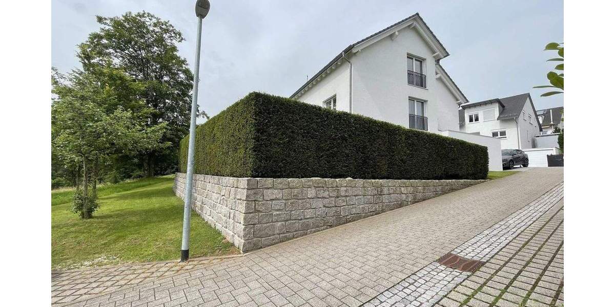 Doppelhaushälfte Baden-Baden Ebersteinburg - 8 Zimmer, 231 m&sup2;, 898.000&euro; | Angebot:25704943