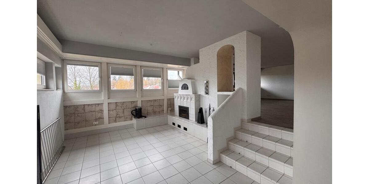 Maisonettenwohnung Waldbronn - 8 Zimmer, 273 m&sup2;, 1.700&euro; | Angebot:25436785