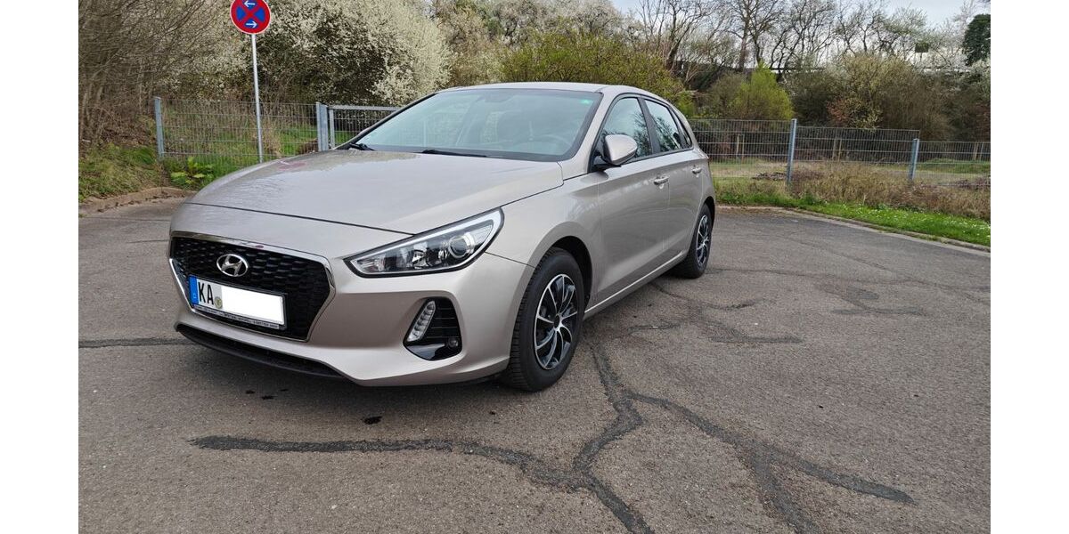 Hyundai i30 114.000 km 9.500 &euro; Ettlingen 76275