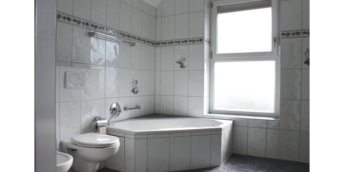 Einfamilienhaus Loffenau - 4 Zimmer, 143 m&sup2;, 579.000&euro; | Angebot:25966424