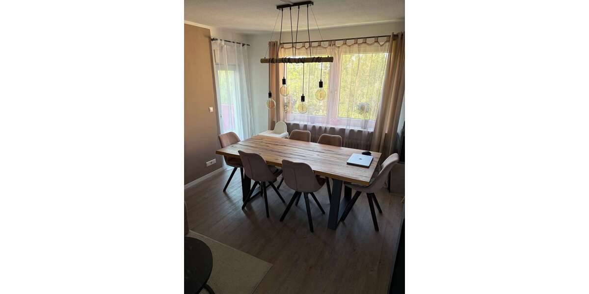 Moderne 4-Zimmer-Wohnung mit 2 Balkonen – ideal für Mitarbeitende des Mercedes-Benz-Werks - Etagenwohnung Rastatt | Angebot:26985895