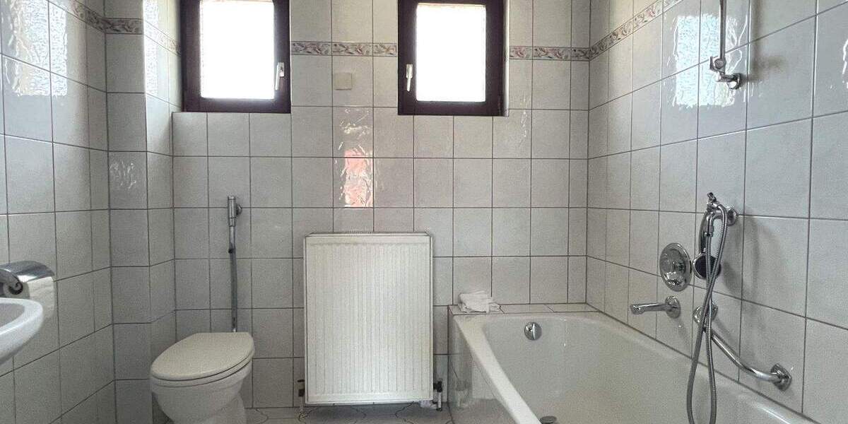 Mehrfamilienhaus, Wohnhaus Karlsbad Spielberg - 6 Zimmer, 139 m&sup2;, 449.000&euro; | Angebot:25686659