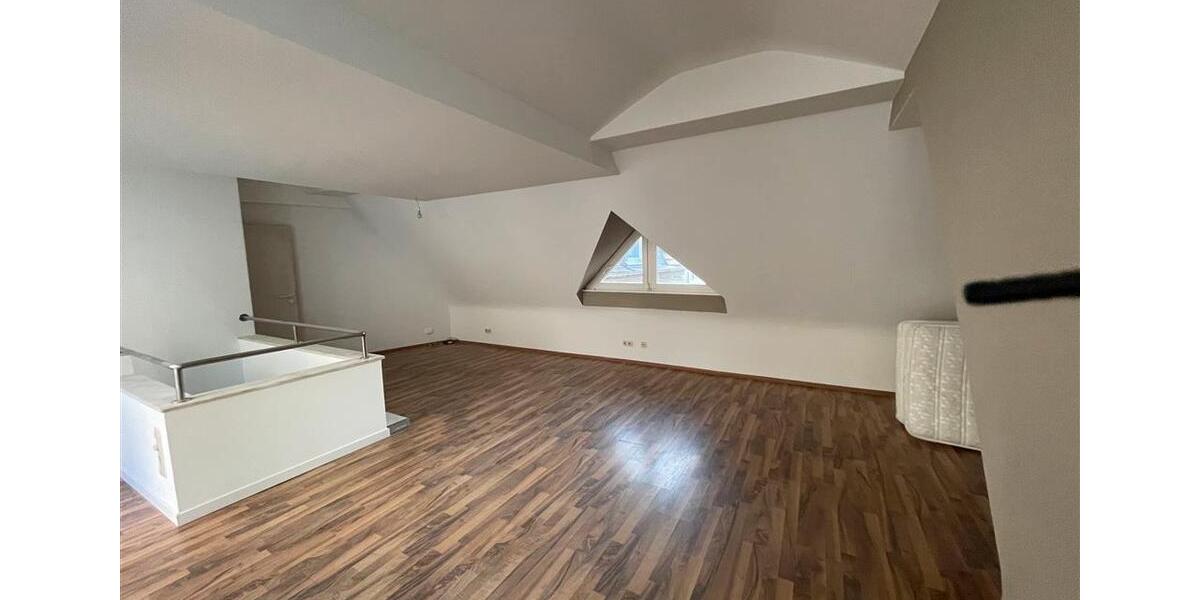 Etagenwohnung Baden-Baden Baden - 5 Zimmer, 140 m&sup2;, 1.690&euro; | Angebot:25881302