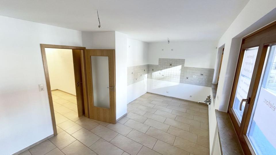 Hochparterre Höfen an der Enz - 5.5 Zimmer, 165 m&sup2;, 375.000&euro; | Angebot:24409933