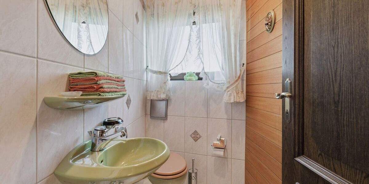 Einfamilienhaus Kuppenheim - 8 Zimmer, 216 m&sup2;, 749.000&euro; | Angebot:25728710