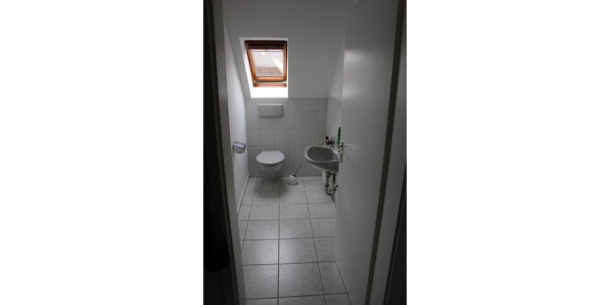 Dachgeschoßwohnung Bühl - 4 Zimmer, 110 m&sup2;, 1.150&euro; | Angebot:25960850