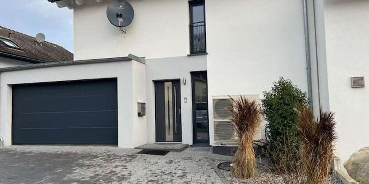 Einfamilienhaus Malsch - 9 Zimmer, 240 m&sup2;, 765.000&euro; | Angebot:25079041