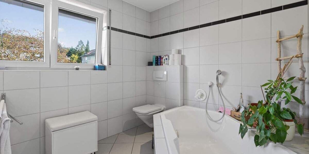 Einfamilienhaus Baden-Baden Ebersteinburg - 7 Zimmer, 228 m&sup2;, 1.195.000&euro; | Angebot:25680967