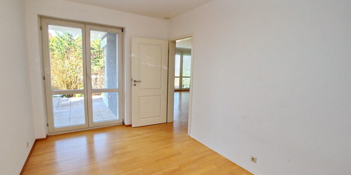 Exklusives Einfamilienhaus mit ELW in Traumlage - Zweifamilienhaus Sinzheim | Angebot:25419100