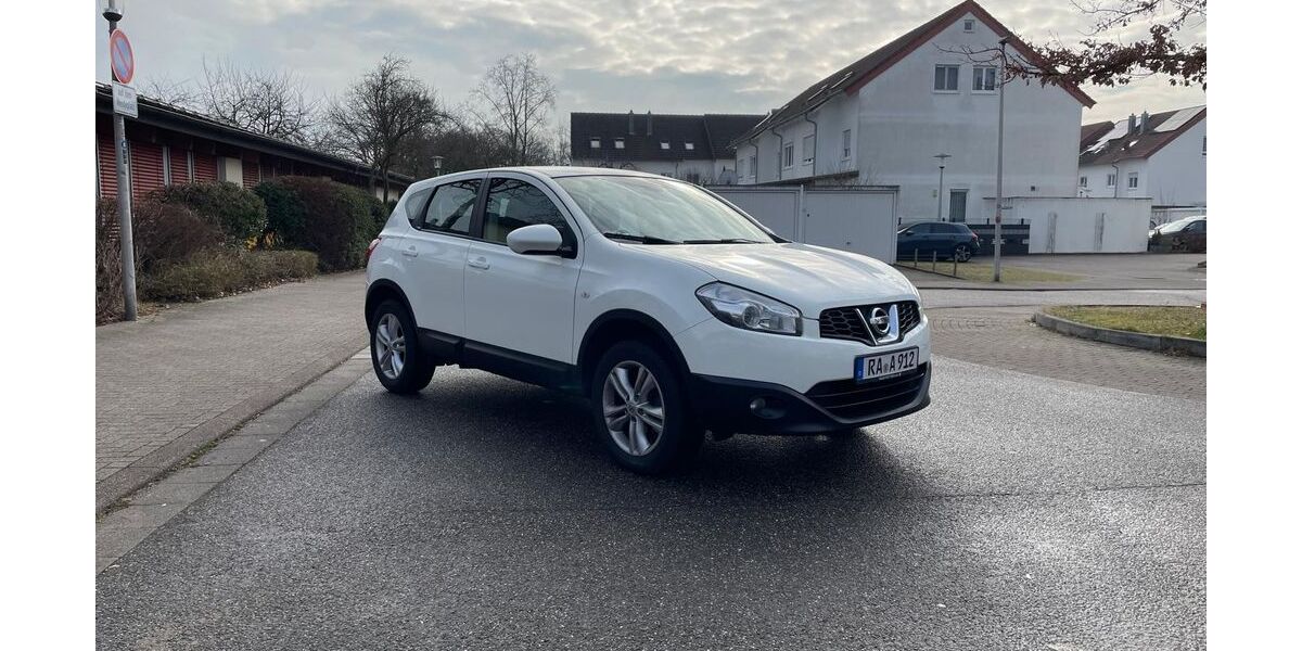 Nissan Qashqai 180.000 km 8.200 &euro; Rastatt 76437