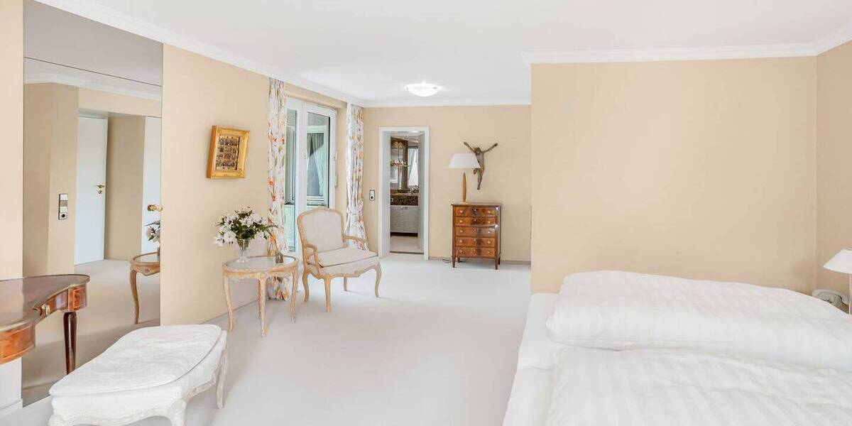 Etagenwohnung Baden-Baden Innenstadt - 4 Zimmer, 156 m&sup2;, 725.000&euro; | Angebot:25666701