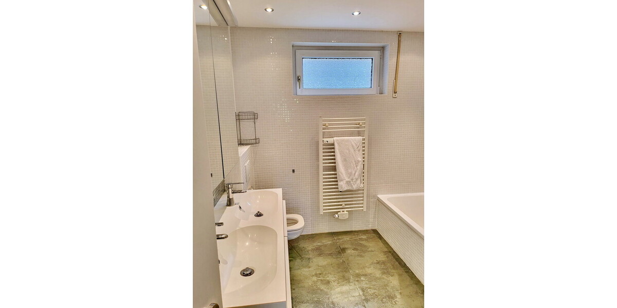 Schöne 4-Zimmer Wohnung mit sonnigem Balkon in Zentrumslage - 4- Baden-Baden Baden | Angebot:19891354