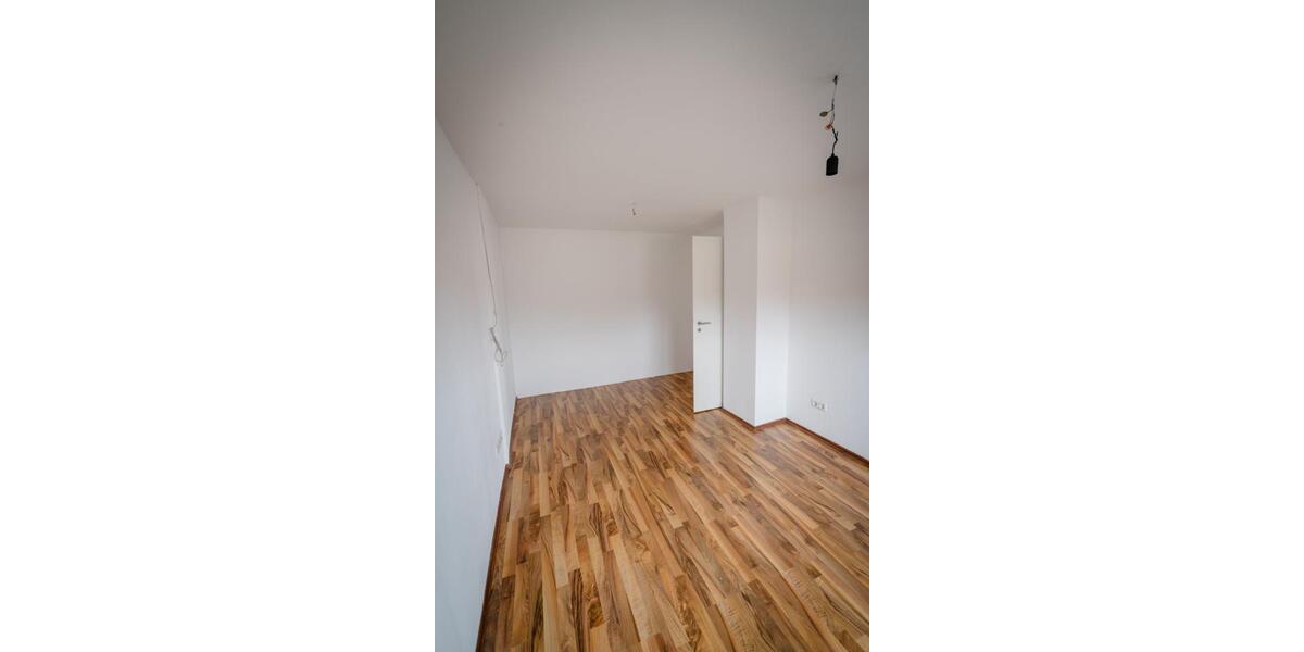 Dachgeschoßwohnung Straubenhardt - 2.5 Zimmer, 65 m&sup2;, 165.000&euro; | Angebot:25877711