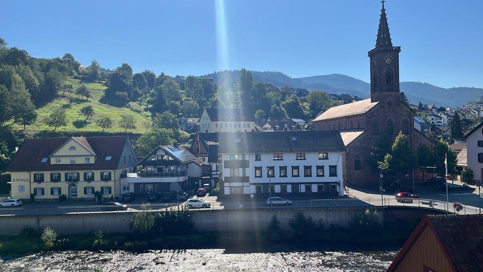 Etagenwohnung Weisenbach - 5 Zimmer, 125 m&sup2;, 178.000&euro; | Angebot:24782335