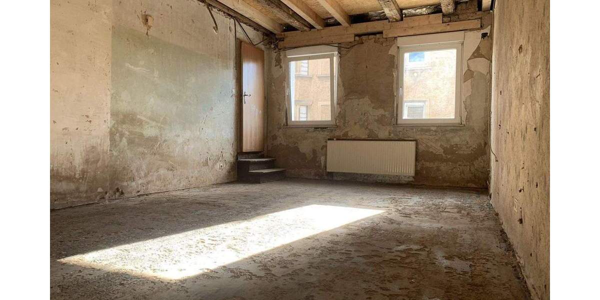 Mehrfamilienhaus, Wohnhaus Gaggenau - 5 Zimmer, 153 m&sup2;, 240.000&euro; | Angebot:25696034