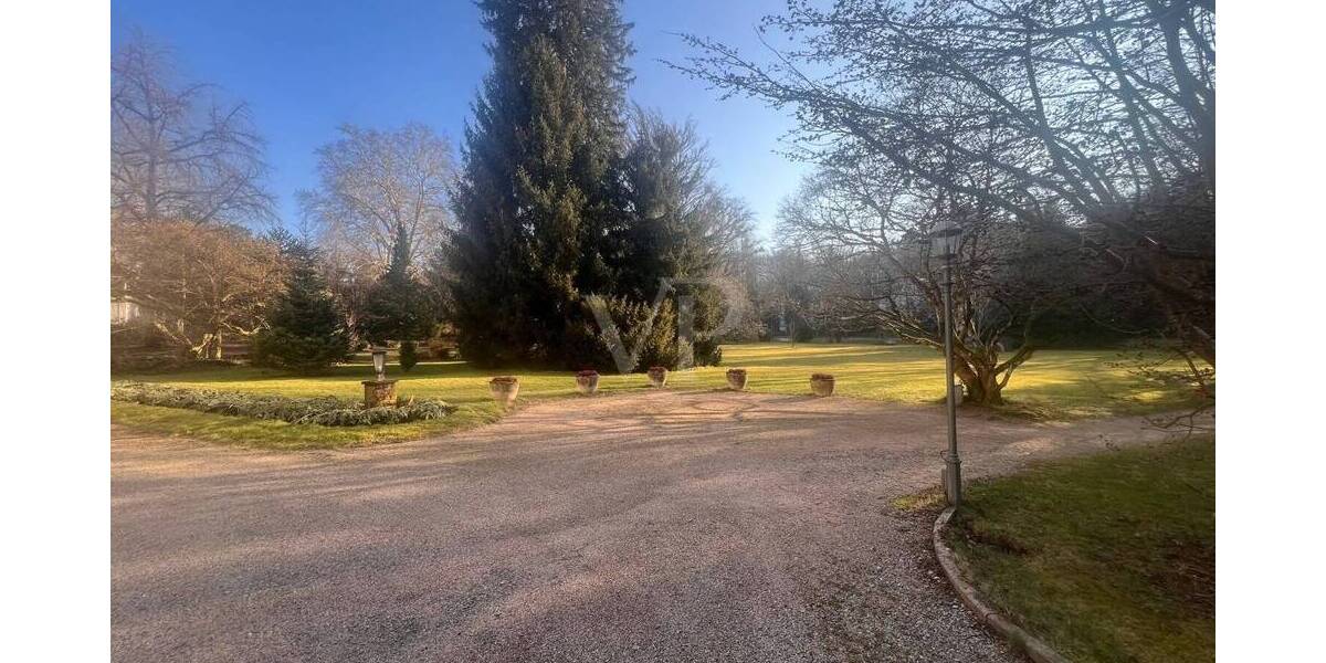 Etagenwohnung Baden-Baden Innenstadt - 2 Zimmer, 96 m&sup2;, 449.000&euro; | Angebot:25971257