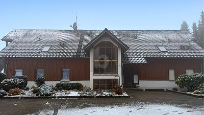 ELEGANTES DACHGESCHOSS MIT GALERIECHARME - Etagenwohnung Sasbachwalden | Angebot:25630467