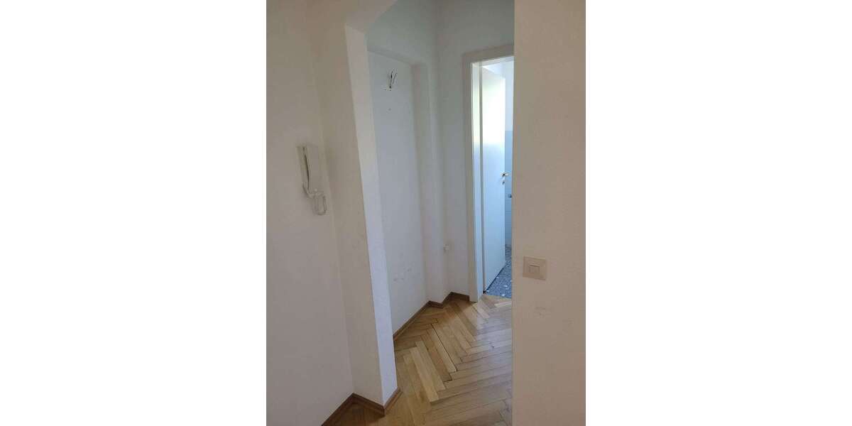 Etagenwohnung Baden-Baden Baden - 3 Zimmer, 86 m&sup2;, 1.100&euro; | Angebot:23749176