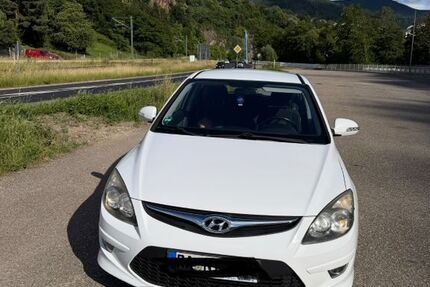 Hyundai i30 165.000 km 2.800 &euro; Weißenbach 76599