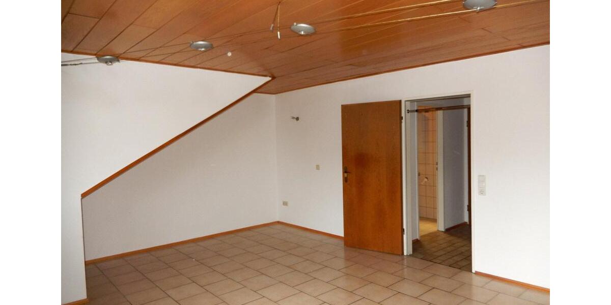 Etagenwohnung Straubenhardt - 1 Zimmer, 39 m&sup2;, 370&euro; | Angebot:26003104