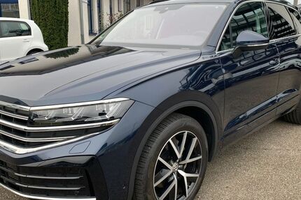 VW Touareg 4.644 km 71.900 &euro; Sasbach 77880