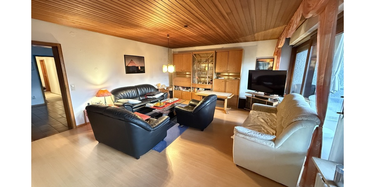 4-Zimmer-Wohnung mit 2 Balkone und Stellplatz in Sandweier - Etagenwohnung Baden-Baden Baden | Angebot:17595069