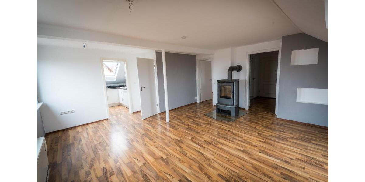 Dachgeschoßwohnung Straubenhardt - 2.5 Zimmer, 65 m&sup2;, 165.000&euro; | Angebot:25877711