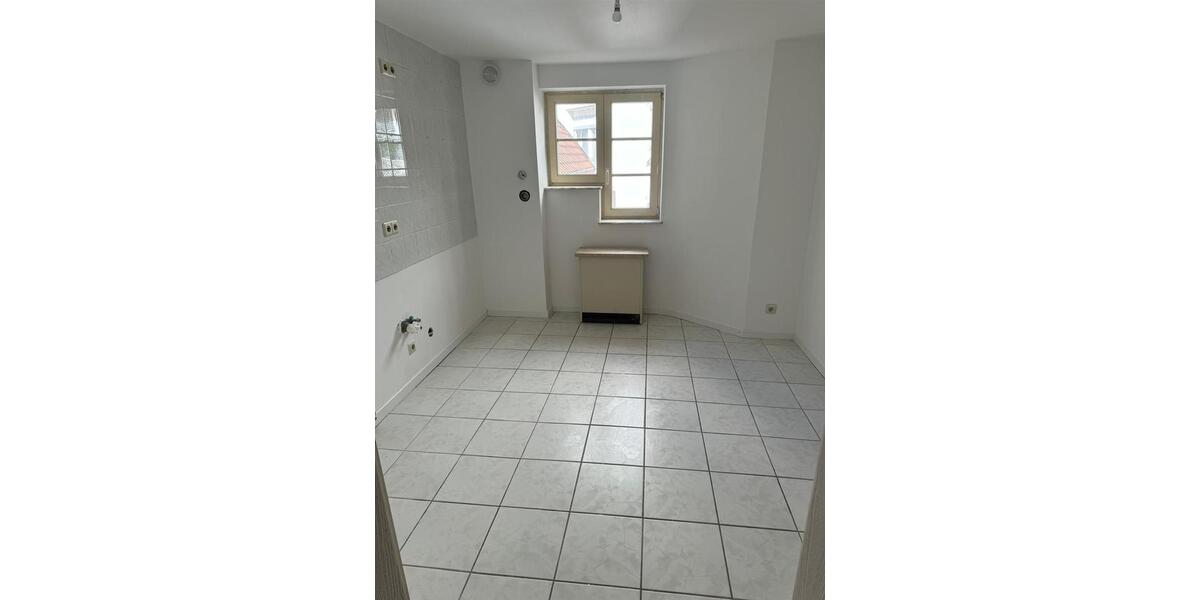 Etagenwohnung Baden-Baden Baden - 5 Zimmer, 140 m&sup2;, 1.690&euro; | Angebot:25881302