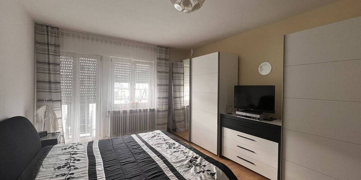 Etagenwohnung Baden-Baden Innenstadt - 3 Zimmer, 90 m&sup2;, 230.000&euro; | Angebot:25694677