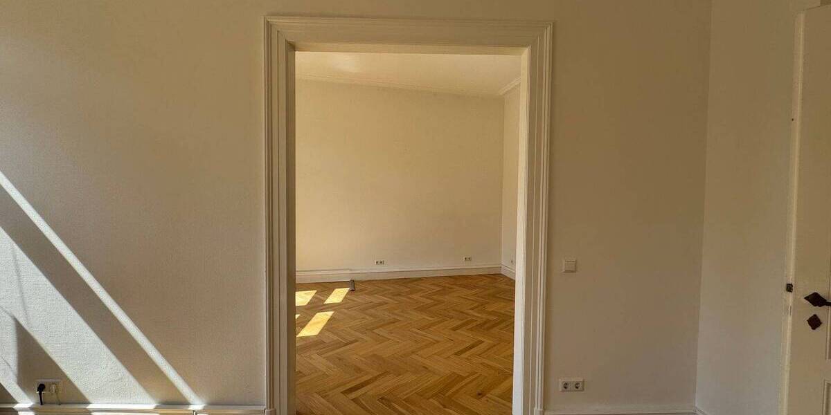 Gewerbeobjekt Baden-Baden Innenstadt - 8 Zimmer, 213 m&sup2;, 2.500&euro; | Angebot:25666700