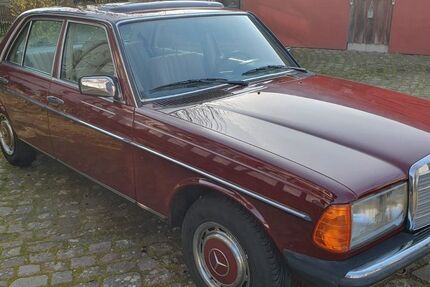 Mercedes-Benz 230 179.205 km 10.950 &euro; Bühl 77815