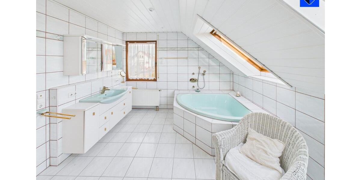 Einfamilienhaus Schömberg - 7 Zimmer, 266 m&sup2;, 995.000&euro; | Angebot:25480381