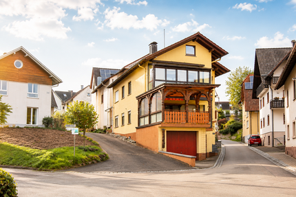 Haus Renchen - 9 Zimmer, 200 m&sup2;, 330.000&euro; | Angebot:25881572