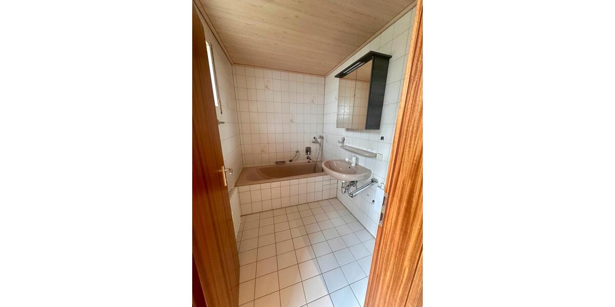 Etagenwohnung Bad Wildbad - 3.5 Zimmer, 83 m&sup2;, 260.000&euro; | Angebot:27005490