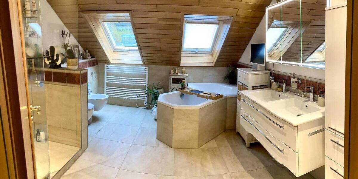 Einfamilienhaus Baden-Baden Weststadt - 7 Zimmer, 232 m&sup2;, 1.230.000&euro; | Angebot:26023382