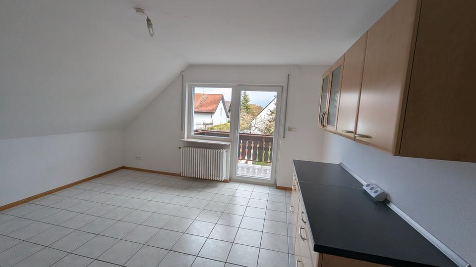 Dachgeschoßwohnung Iffezheim - 3 Zimmer, 86 m&sup2;, 860&euro; | Angebot:25995005