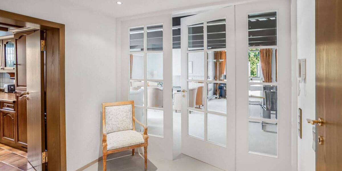 Etagenwohnung Baden-Baden Innenstadt - 4 Zimmer, 156 m&sup2;, 725.000&euro; | Angebot:25666701