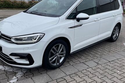 VW Touran 90.000 km 20.900 &euro; Steinmauern 76479