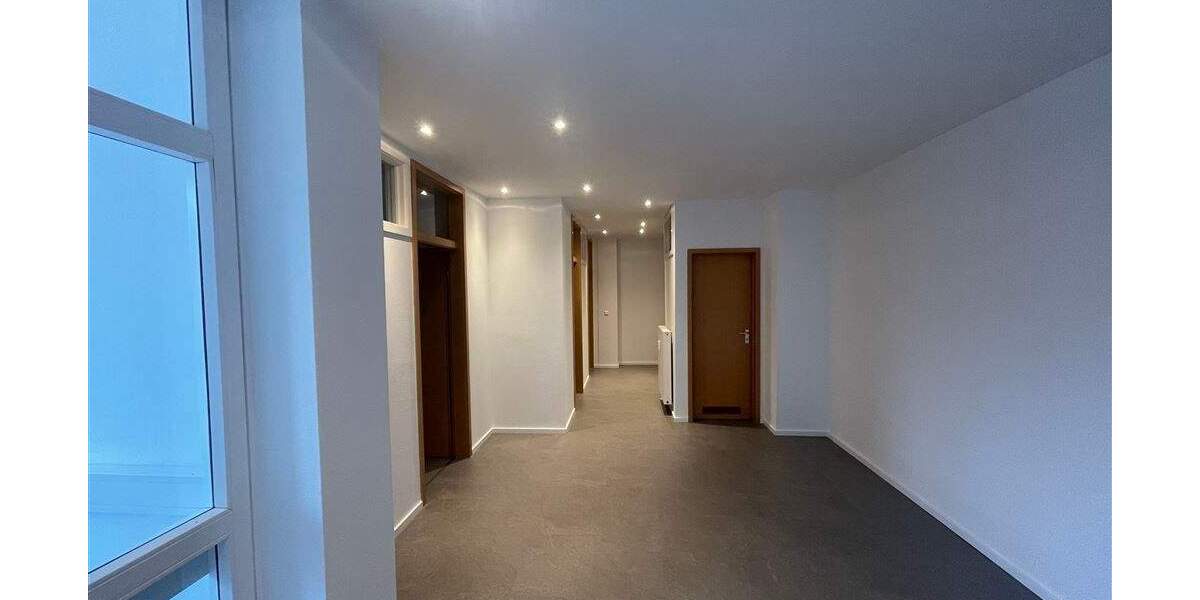 Gewerbeobjekt Steinmauern - 4 Zimmer, 120 m&sup2;, 950&euro; | Angebot:25743491