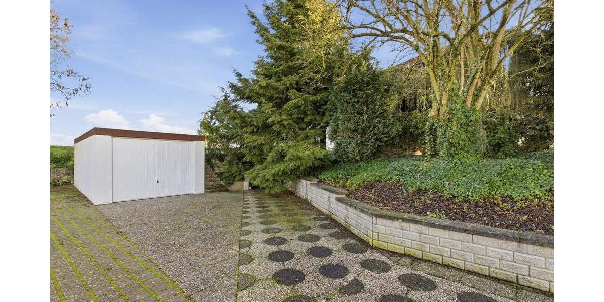 Einfamilienhaus Kuppenheim - 8 Zimmer, 216 m&sup2;, 749.000&euro; | Angebot:25728710
