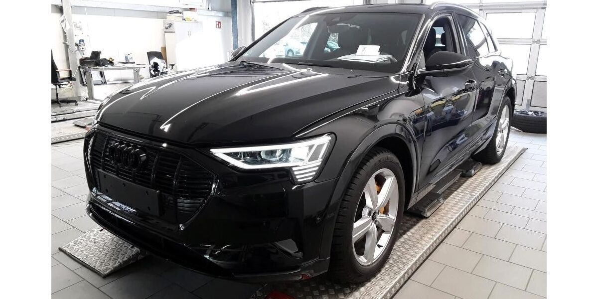 Audi e-tron 35.764 km 37.900 &euro; Ettlingen 76275