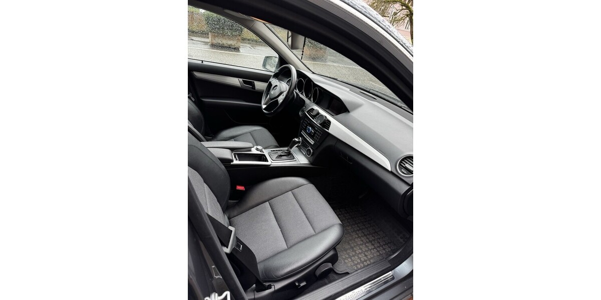 Mercedes-Benz C 180 178.000 km 10.200 &euro; Baden-Baden 76530